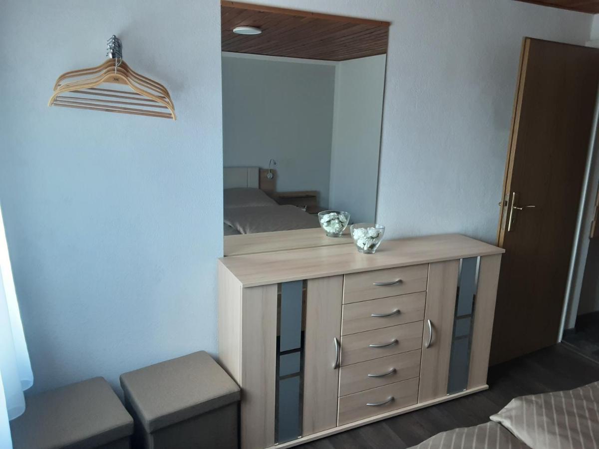 Alt Sammit Appartement Krakow am See Buitenkant foto